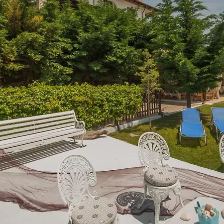 D&p House * Chrisi Ammoudia